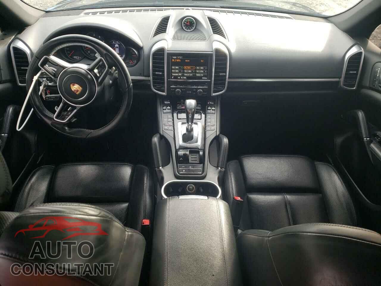 PORSCHE CAYENNE 2016 - WP1AA2A26GKA08825