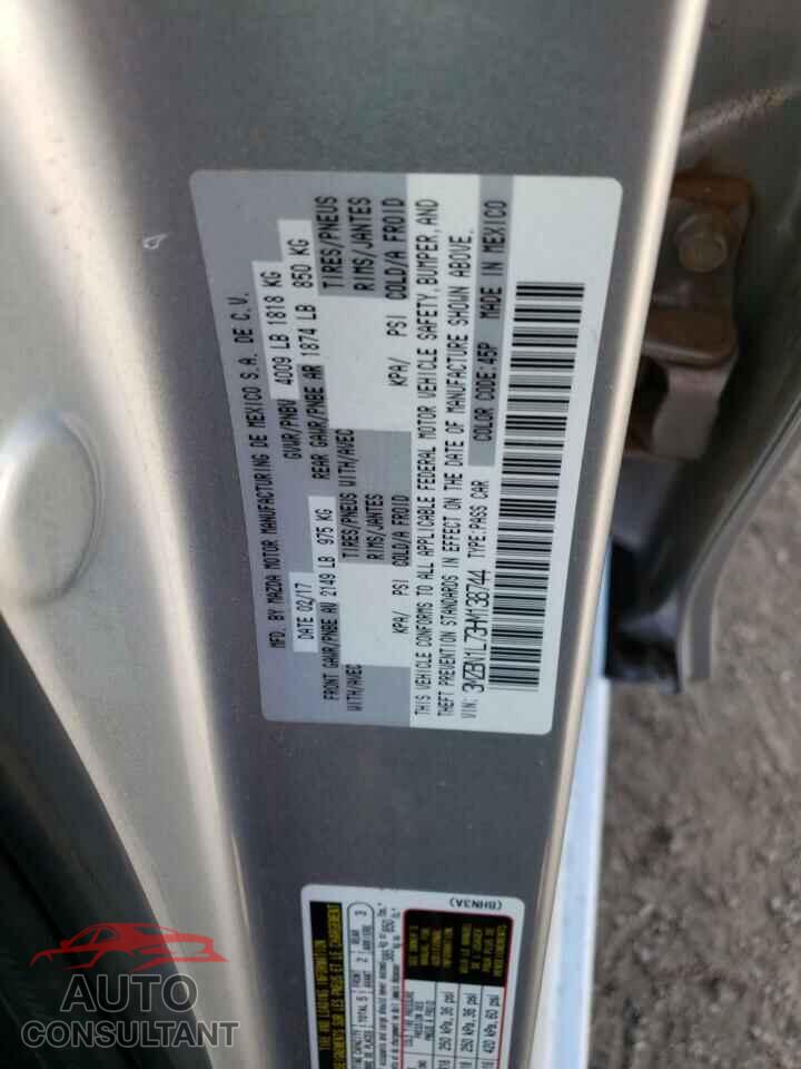 MAZDA 3 2017 - 3MZBN1L73HM138744