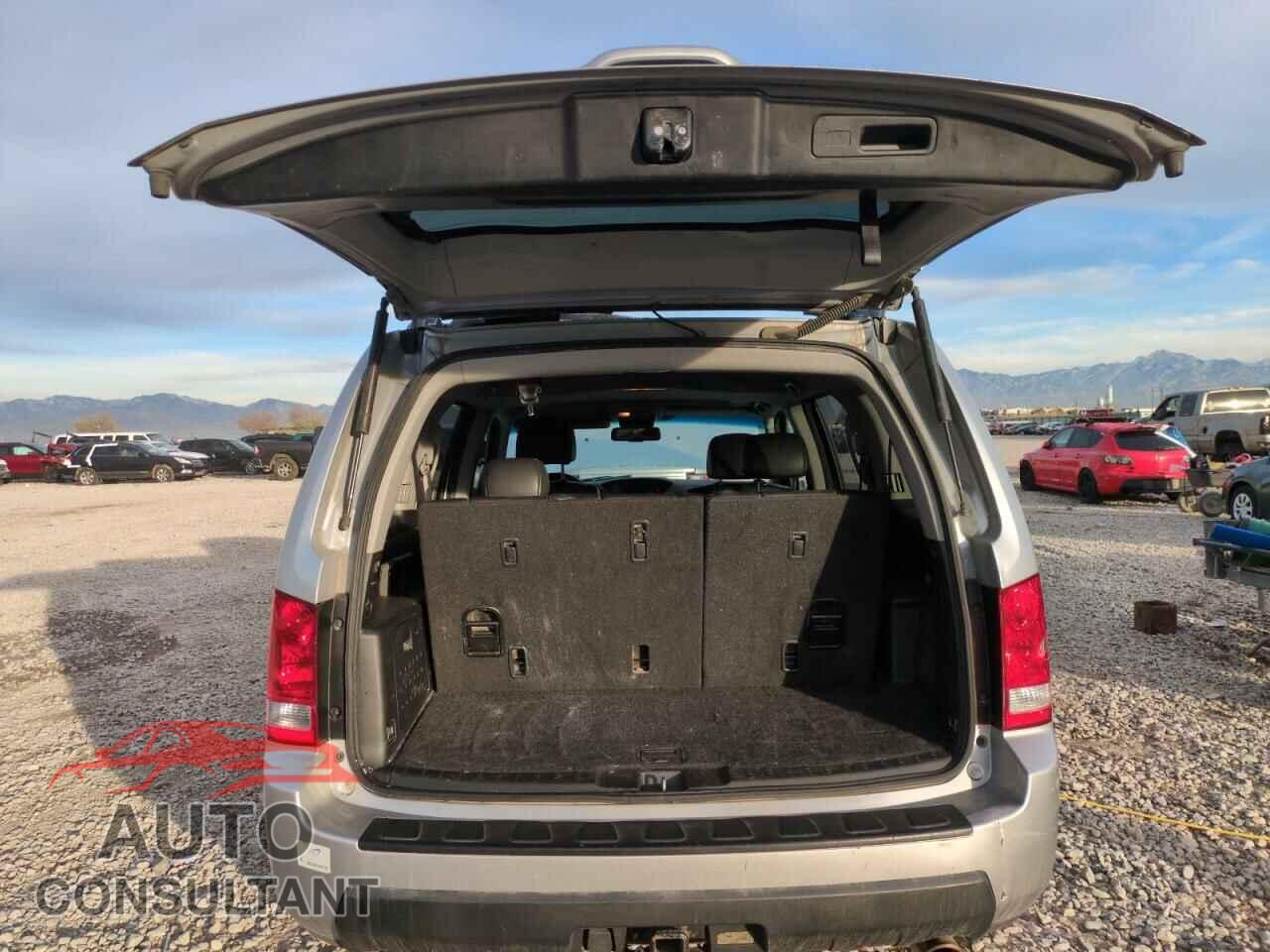HONDA PILOT 2011 - 5FNYF3H50BB003939
