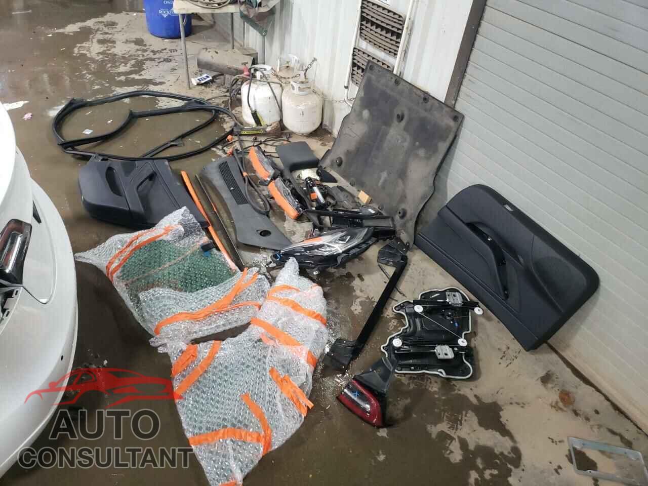 TESLA MODEL 3 2019 - 5YJ3E1EB3KF494082
