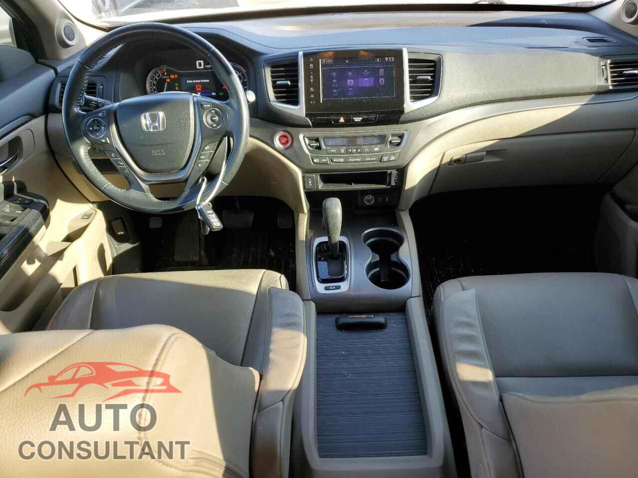 HONDA PILOT 2017 - 5FNYF6H53HB057441