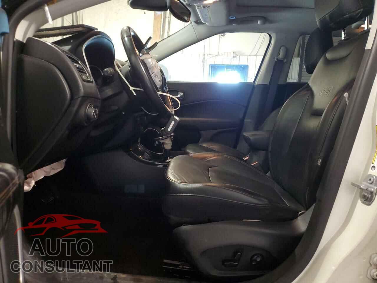 JEEP COMPASS 2018 - 3C4NJDCB0JT245215