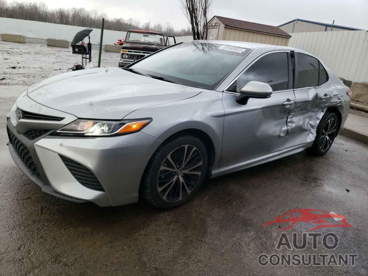 TOYOTA CAMRY 2018 - 4T1B11HK1JU633078