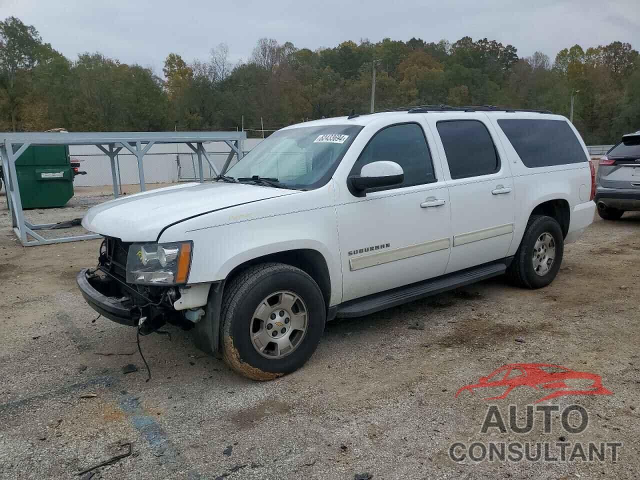 CHEVROLET SUBURBAN 2013 - 1GNSCJE02DR120017