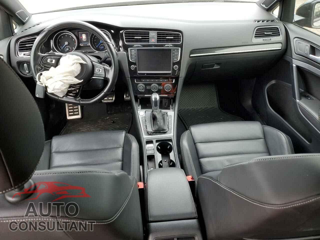 VOLKSWAGEN GOLF 2017 - WVWVF7AU2HW093384