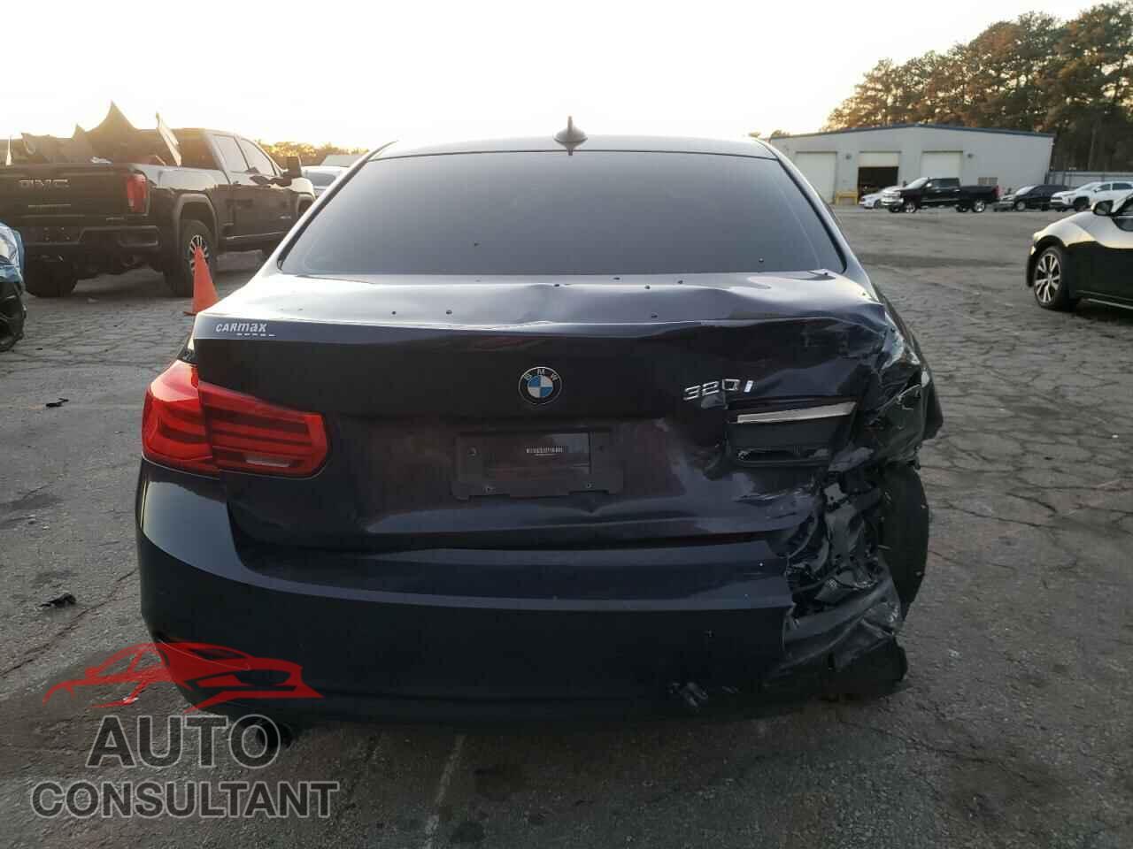 BMW 3 SERIES 2017 - WBA8A9C32HAC99877