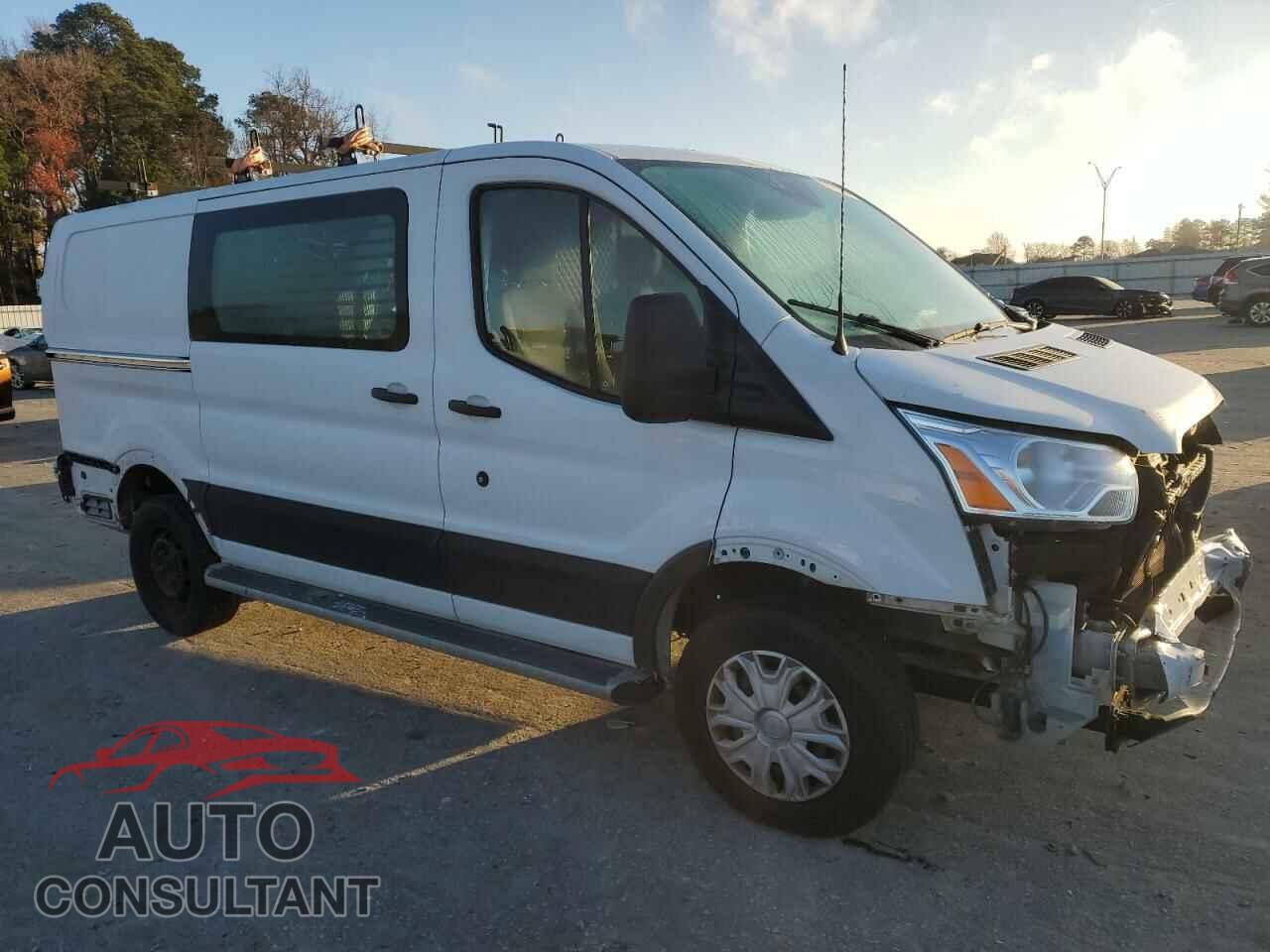 FORD TRANSIT 2019 - 1FTYR1YM7KKB51124