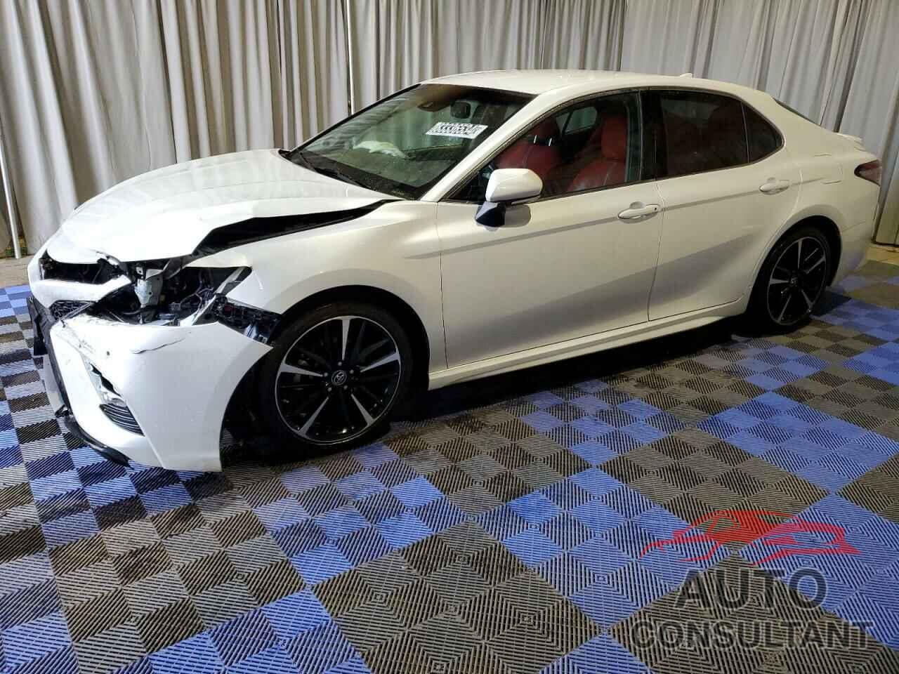 TOYOTA CAMRY 2018 - 4T1B61HK1JU674473