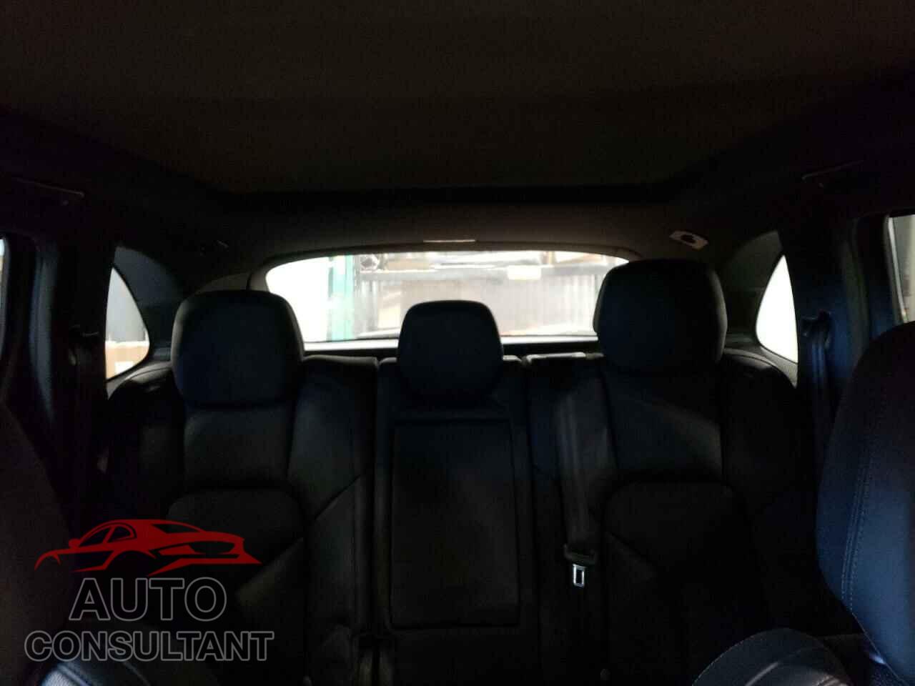 PORSCHE CAYENNE 2016 - WP1AB2A2XGLA94969