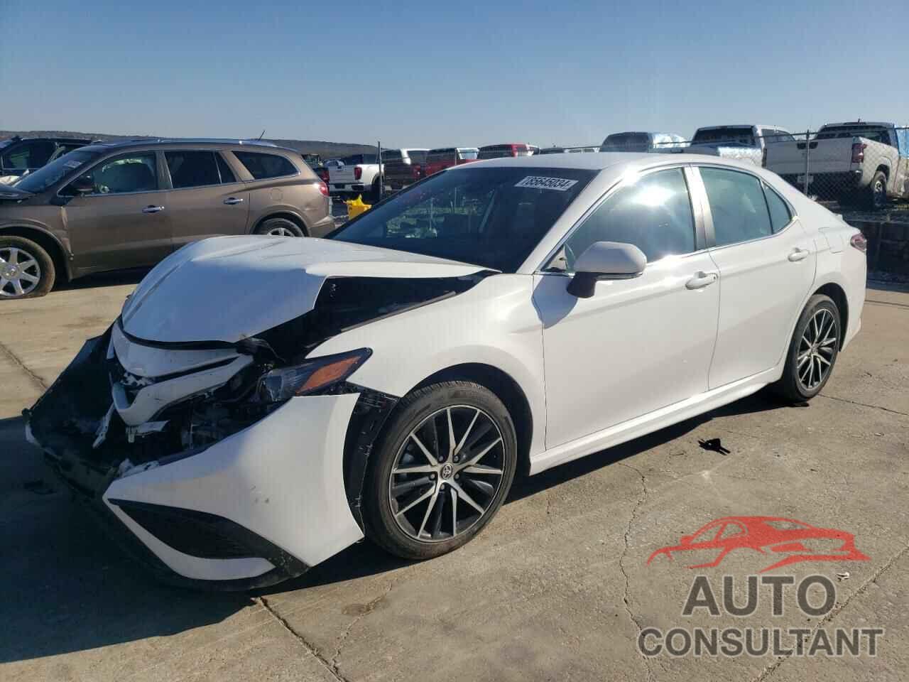 TOYOTA CAMRY 2023 - 4T1G11AK4PU779726