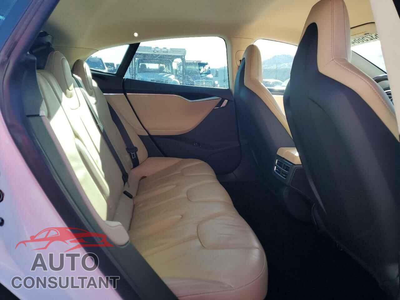 TESLA MODEL S 2013 - 5YJSA1CN9DFP27485