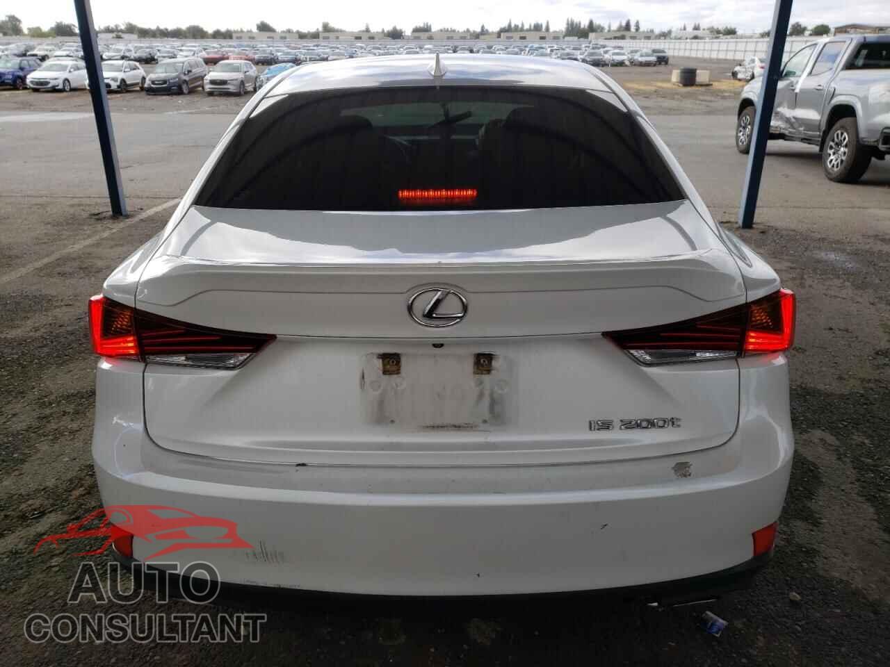 LEXUS IS 2017 - JTHBA1D24H5052784