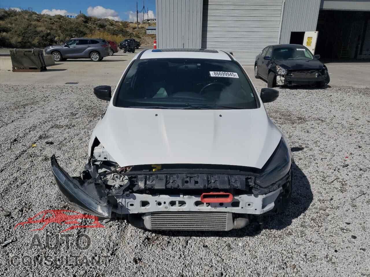 FORD FOCUS 2017 - 1FADP3L92HL329131