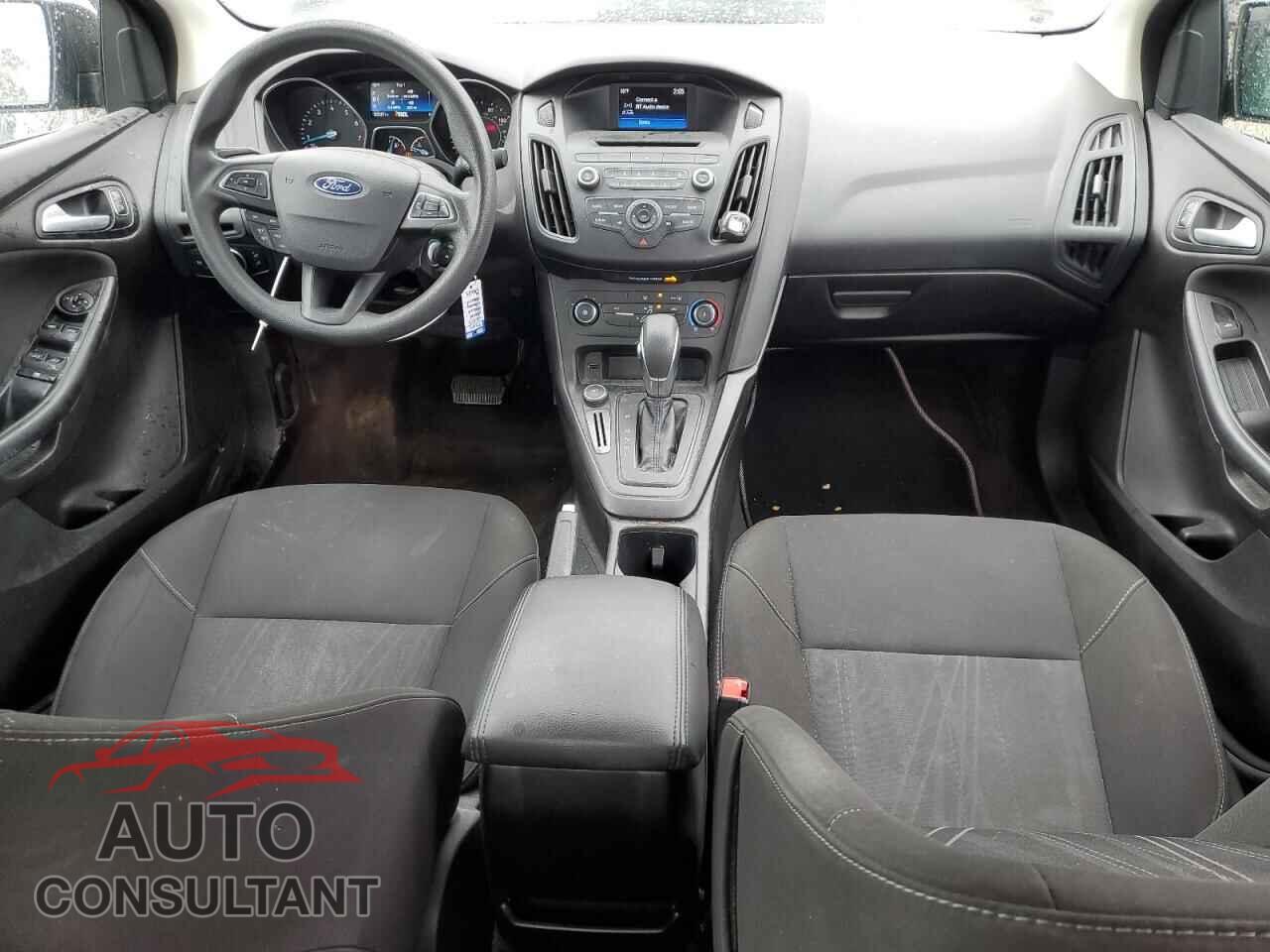 FORD FOCUS 2017 - 1FADP3F22HL230842