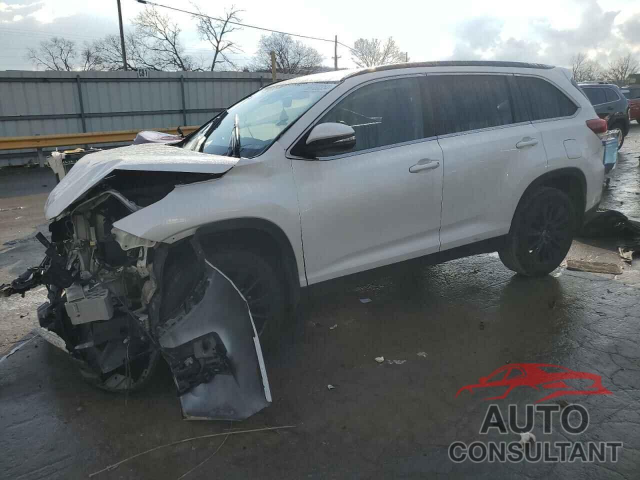 TOYOTA HIGHLANDER 2019 - 5TDJZRFH8KS613852