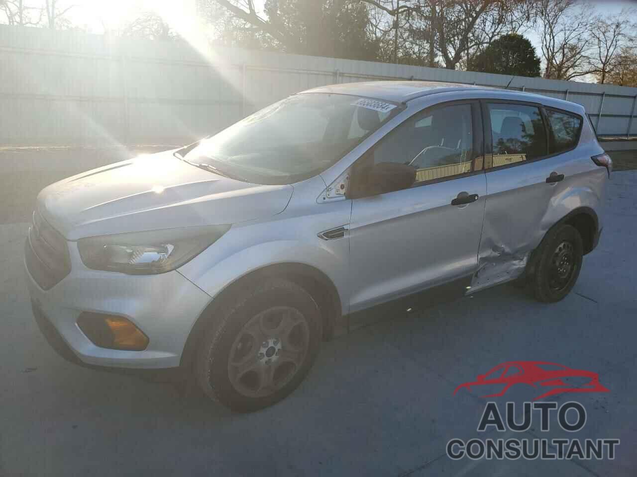 FORD ESCAPE 2018 - 1FMCU0F7XJUC43536