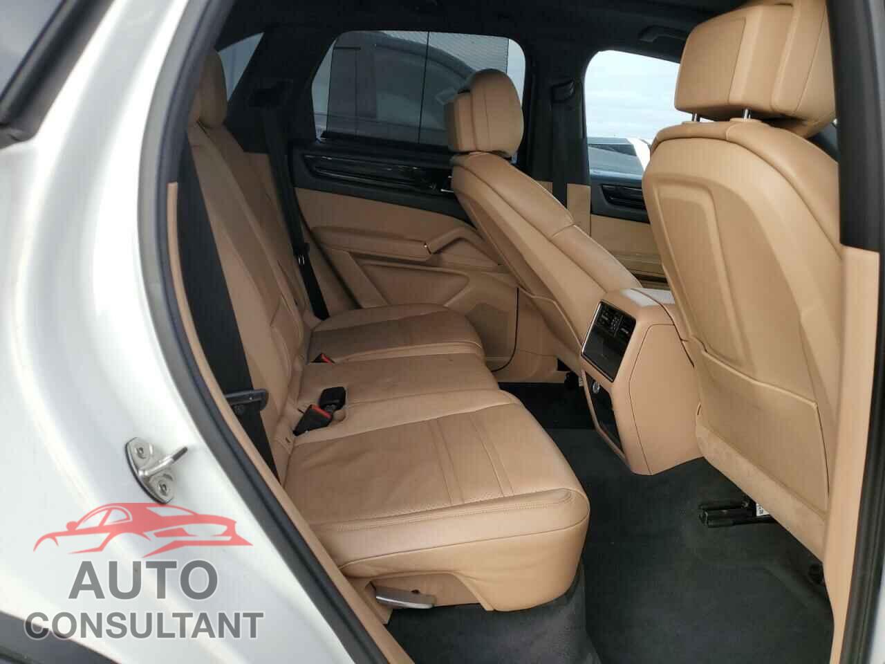 PORSCHE CAYENNE 2019 - WP1AA2AY8KDA04132