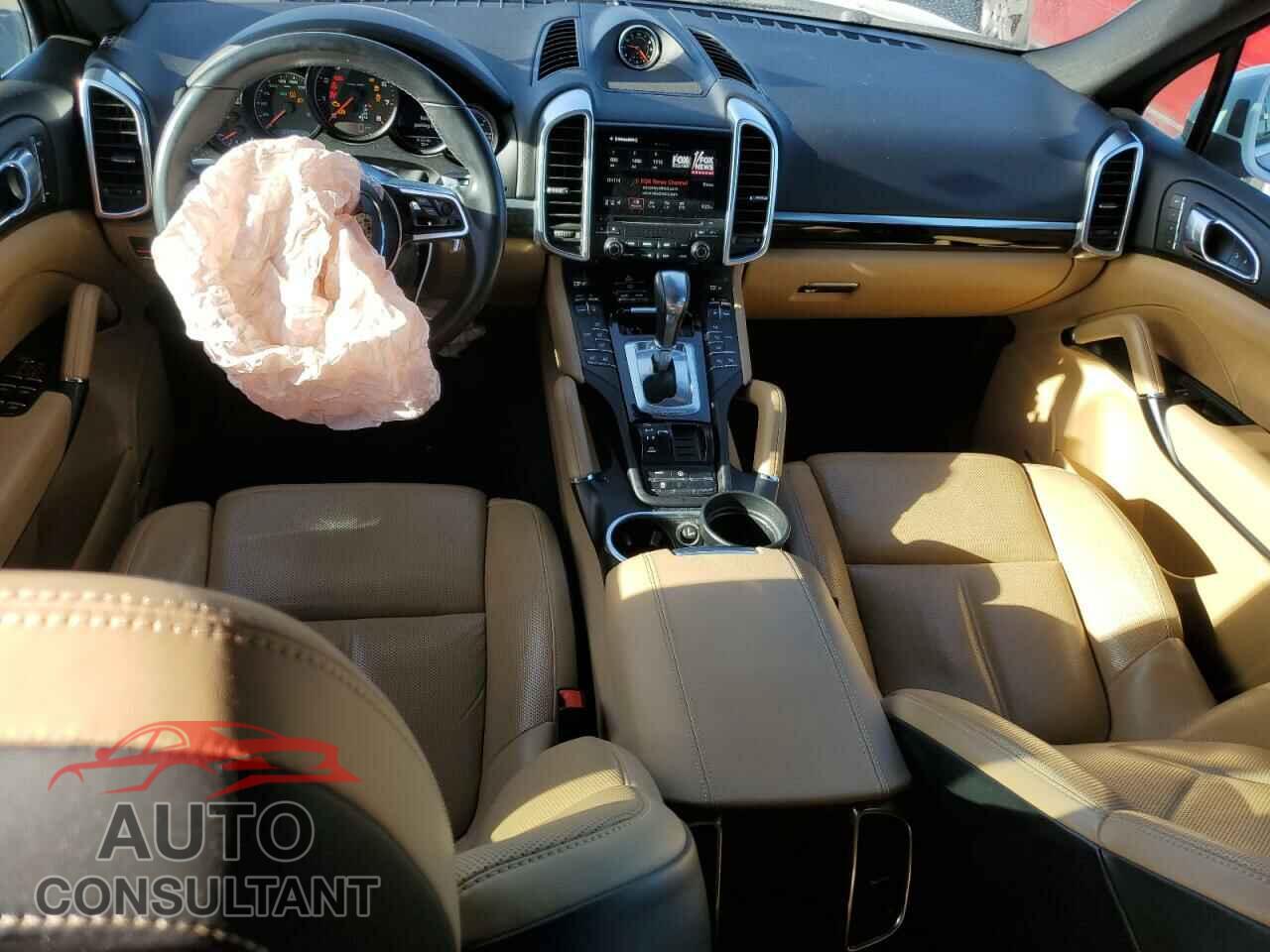PORSCHE CAYENNE 2018 - WP1AA2A20JKA04616
