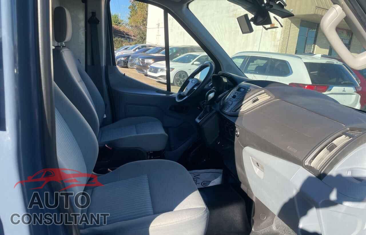 FORD TRANSIT 2019 - 1FTYR3XM6KKB33498