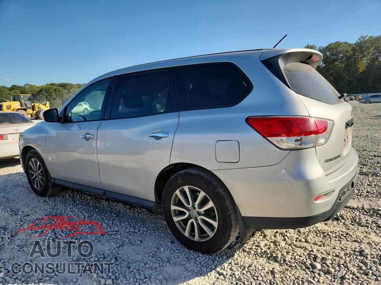 NISSAN PATHFINDER 2015 - 5N1AR2MN2FC634392