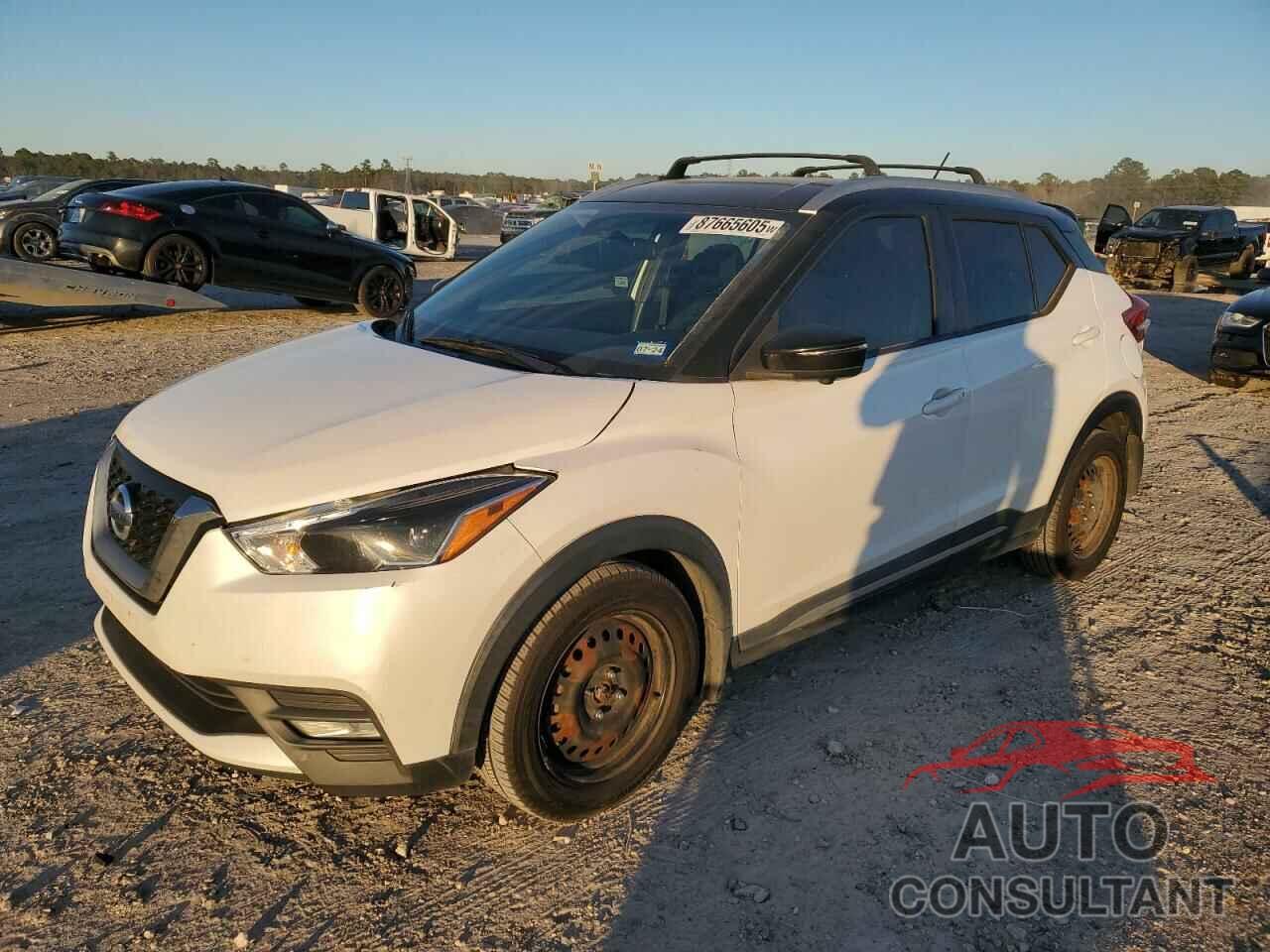 NISSAN KICKS 2018 - 3N1CP5CU5JL509531