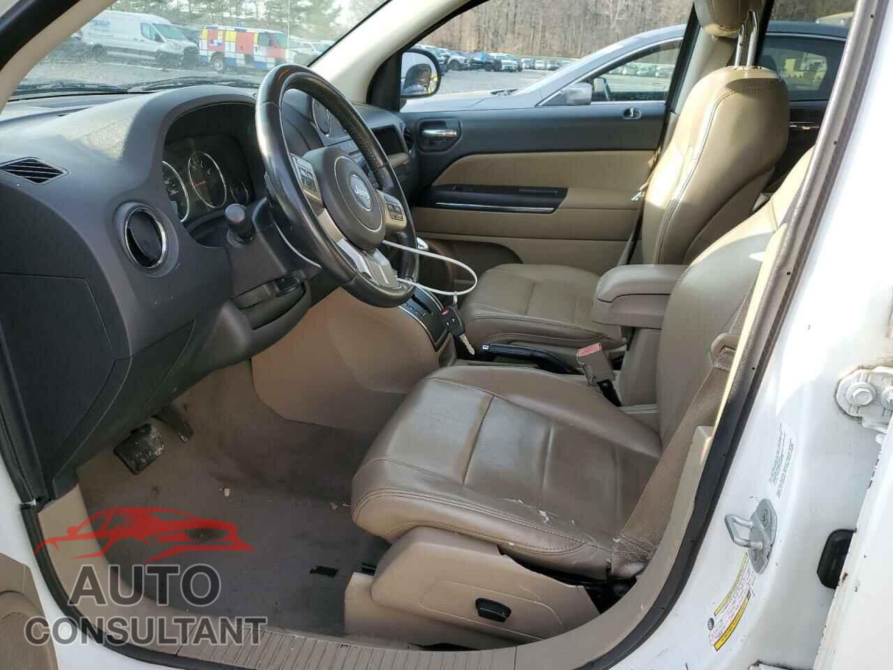 JEEP COMPASS 2011 - 1J4NF5FB1BD275327