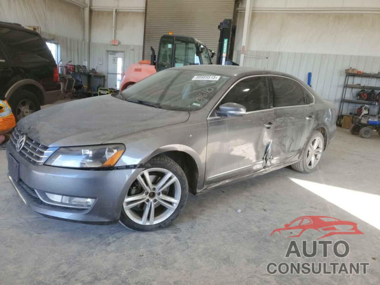 VOLKSWAGEN PASSAT 2015 - 1VWCV7A32FC016110