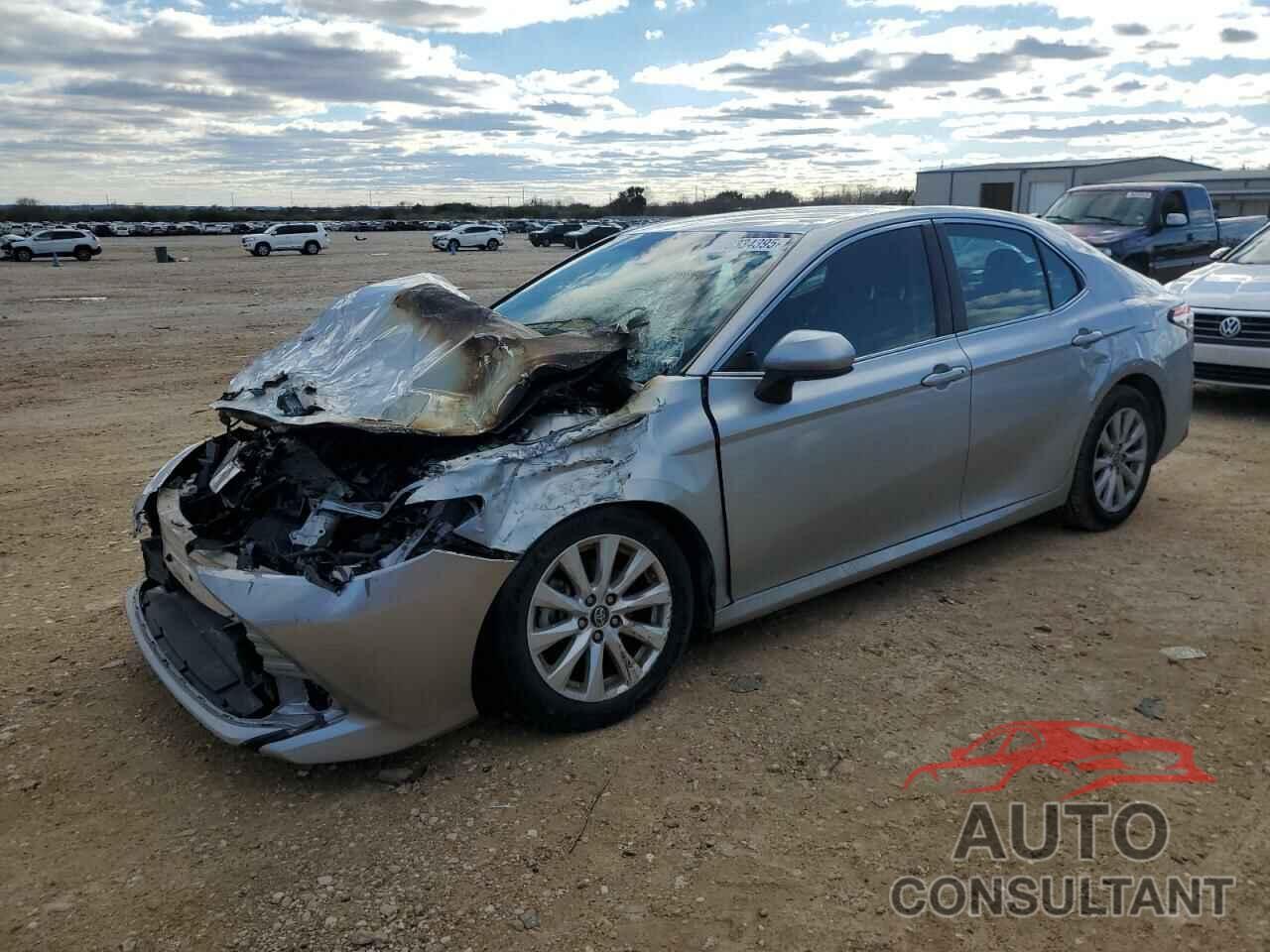 TOYOTA CAMRY 2018 - 4T1B11HK5JU023006