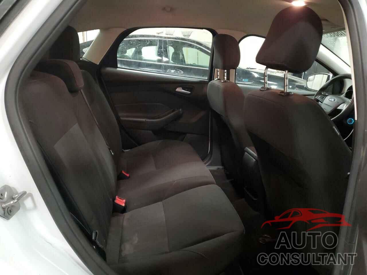 FORD FOCUS 2017 - 1FADP3K23HL215367