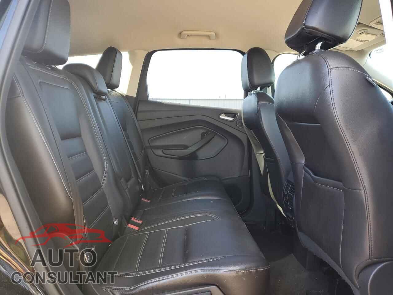 FORD ESCAPE 2017 - 1FMCU0JD5HUB14322