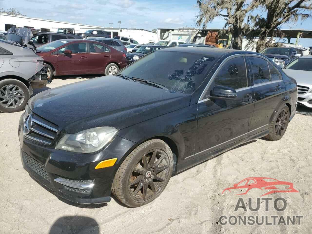 MERCEDES-BENZ C-CLASS 2014 - WDDGF4HB3ER310212