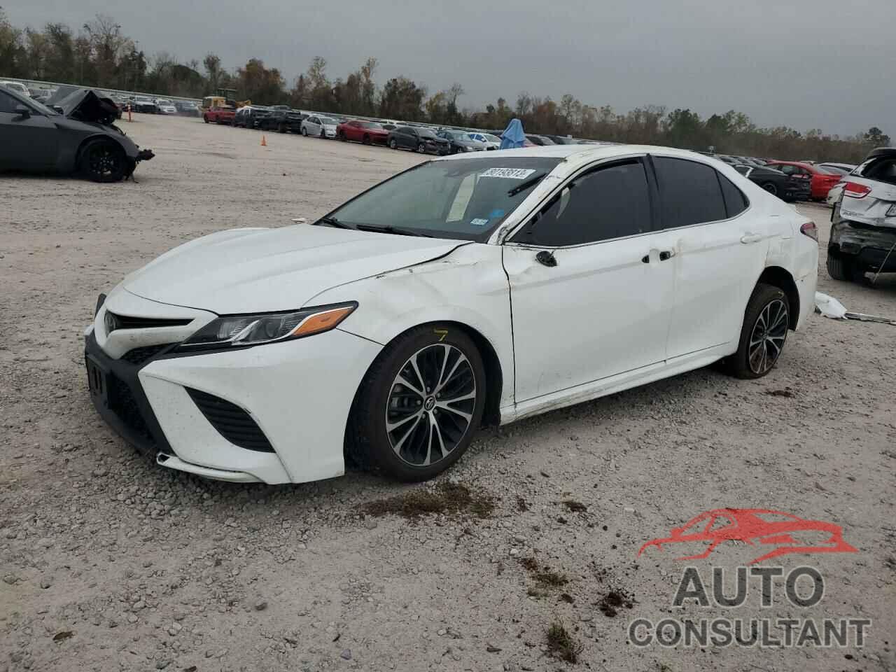 TOYOTA CAMRY 2018 - 4T1B11HK8JU132253
