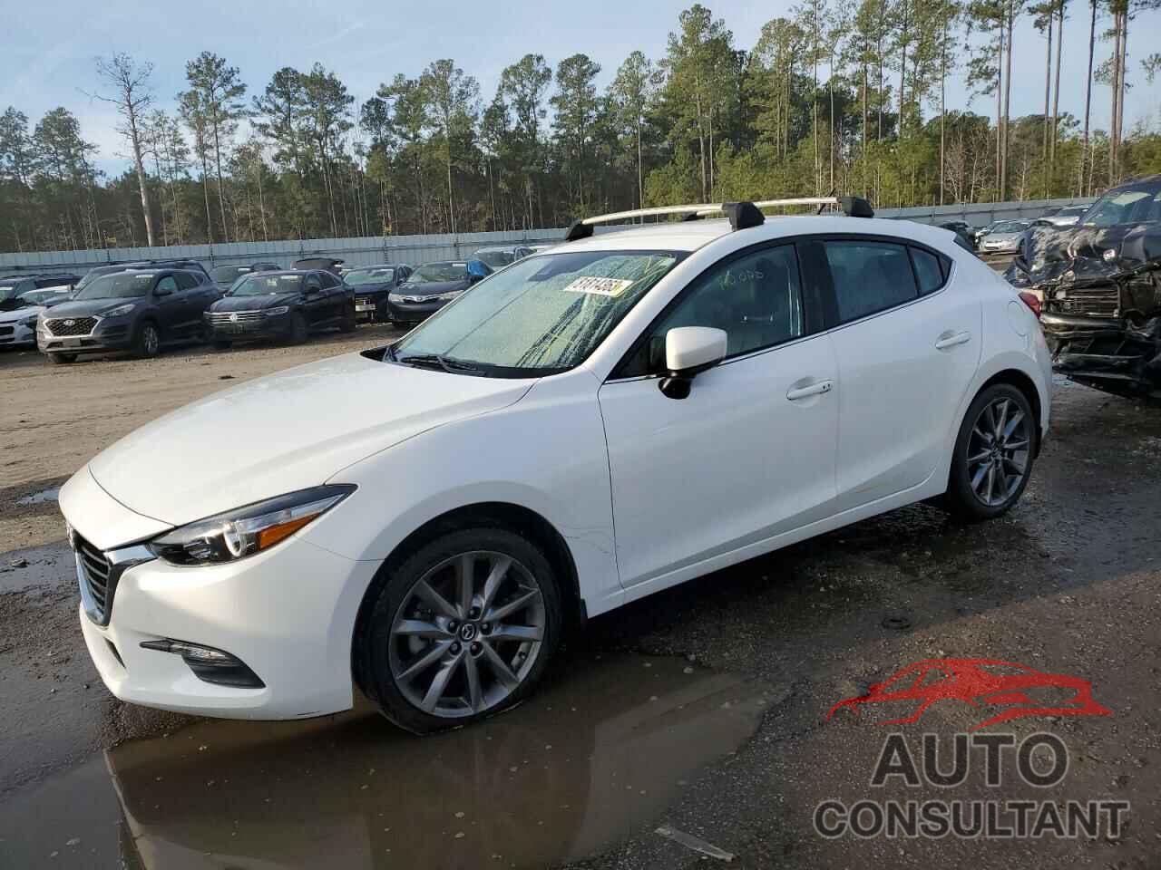 MAZDA 3 2018 - 3MZBN1L30JM229781