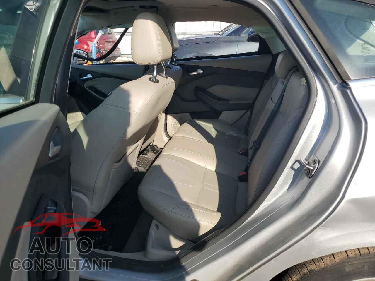 FORD FOCUS 2012 - 1FAHP3M28CL129169