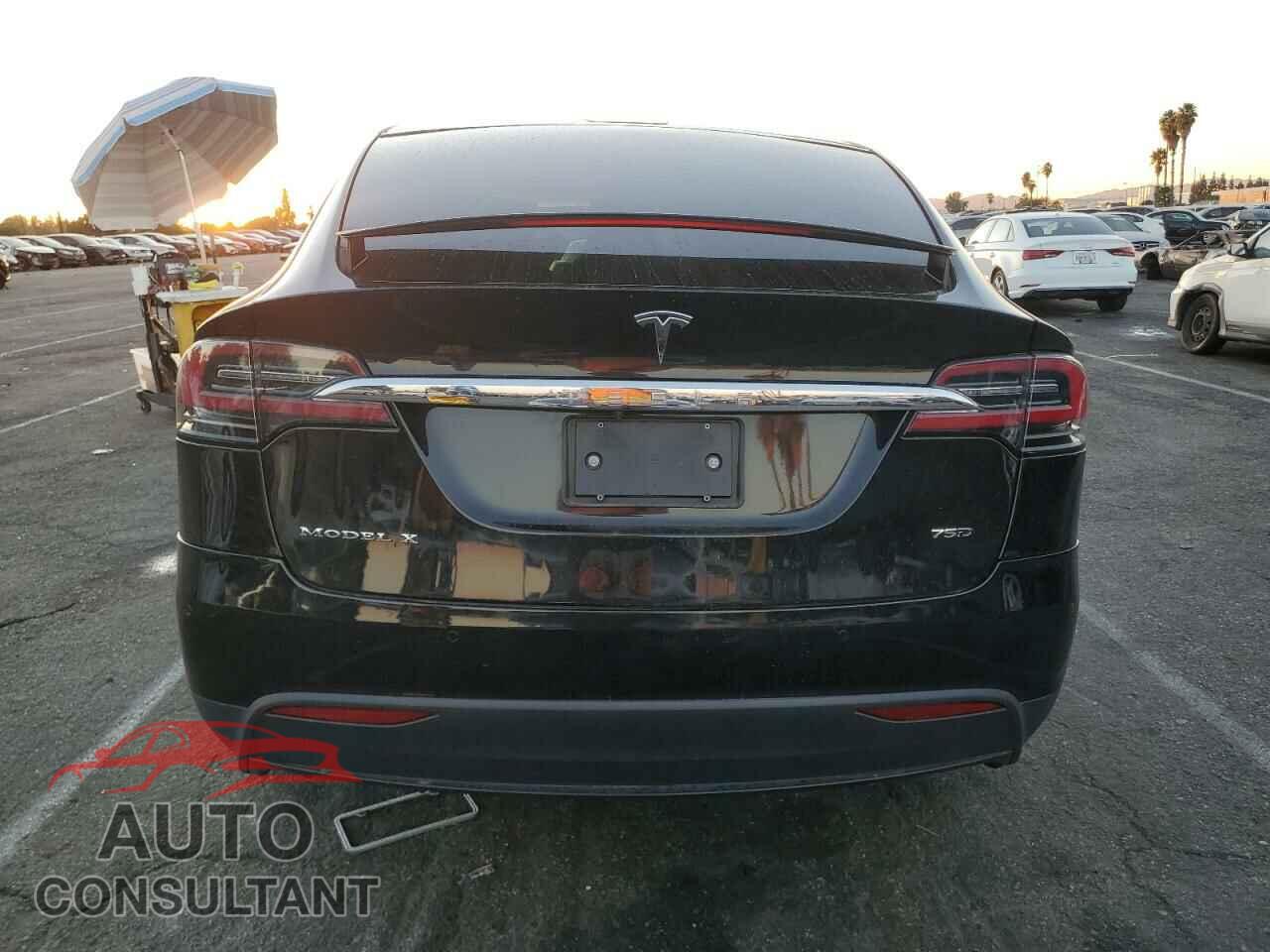 TESLA MODEL X 2016 - 5YJXCAE21GF014443
