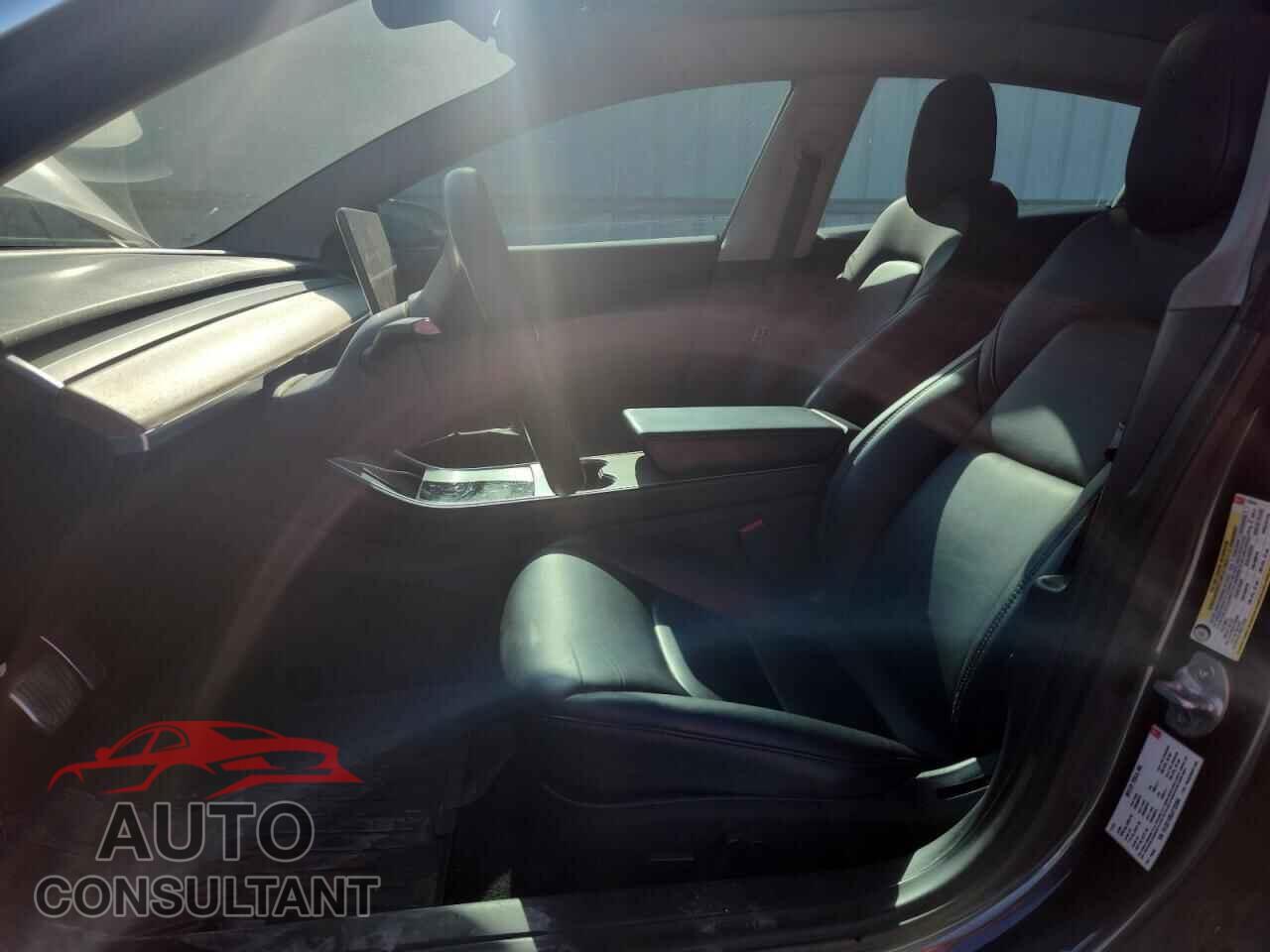 TESLA MODEL 3 2018 - 5YJ3E1EB0JF132564