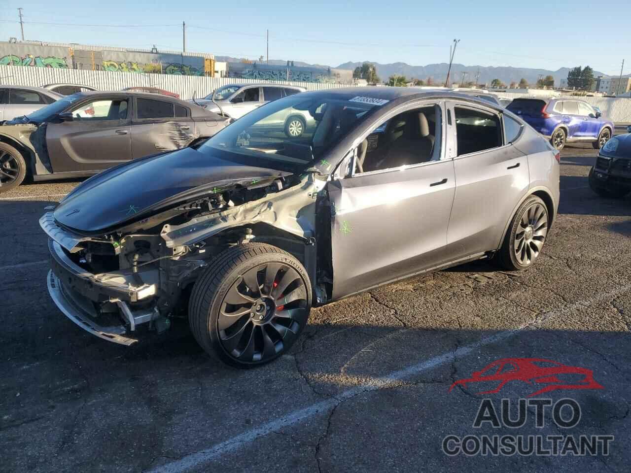 TESLA MODEL Y 2023 - 7SAYGDEF0PF960758