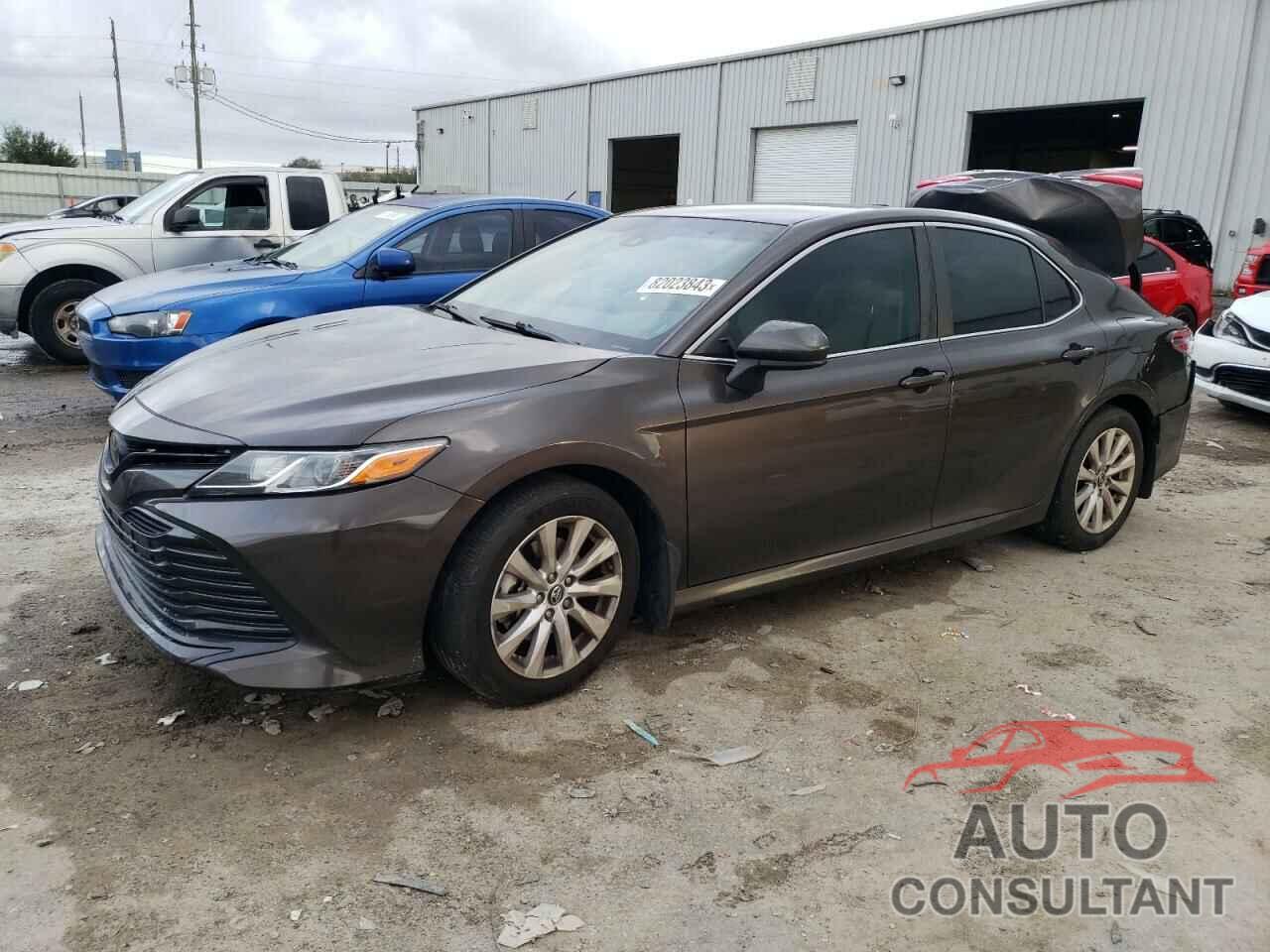 TOYOTA CAMRY 2018 - 4T1B11HK6JU503734
