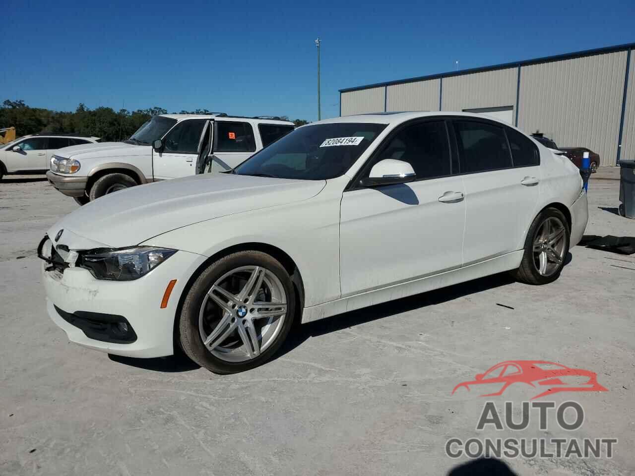 BMW 3 SERIES 2016 - WBA8E1G55GNT99588