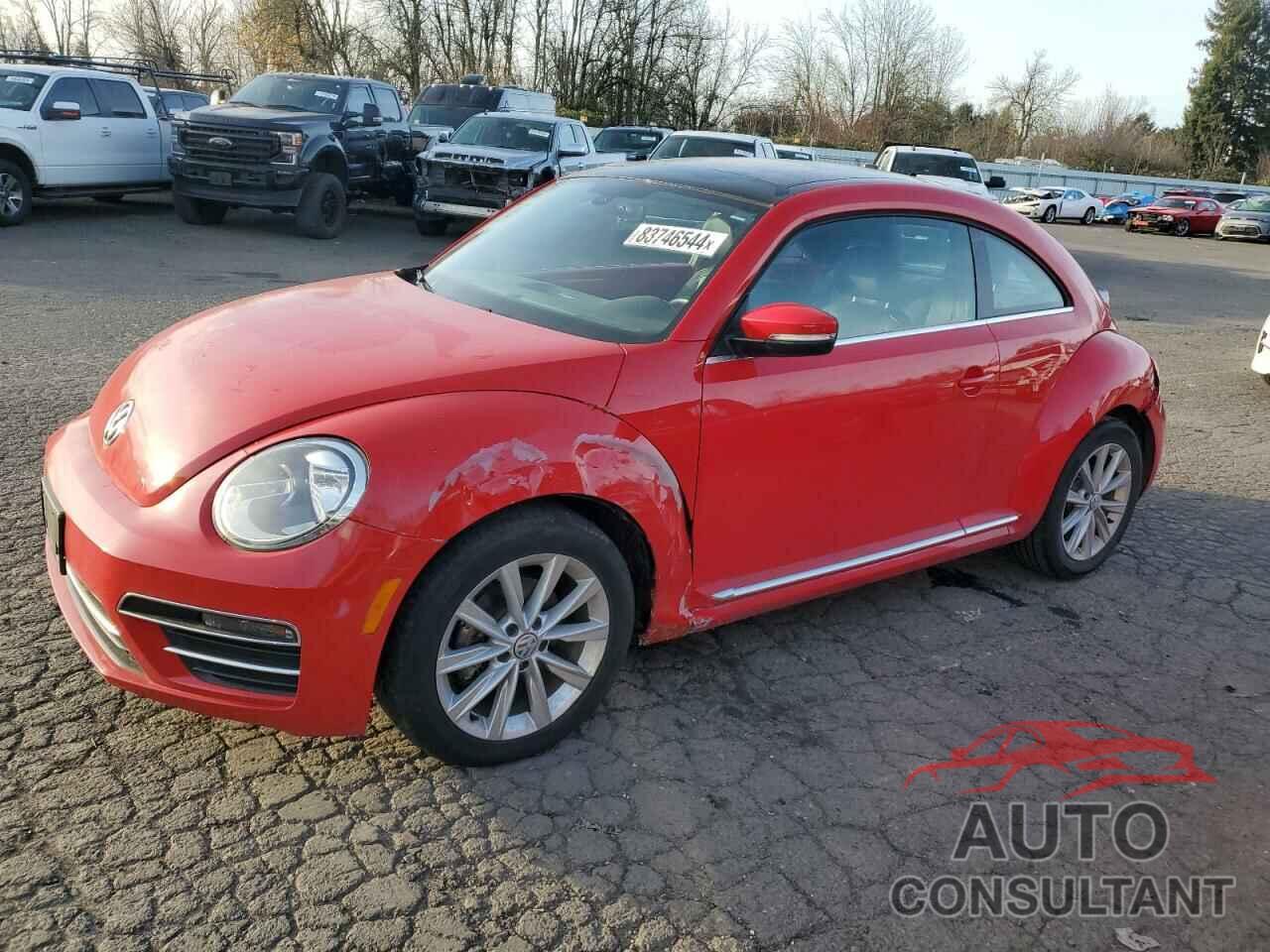 VOLKSWAGEN BEETLE 2018 - 3VWJD7AT4JM703168