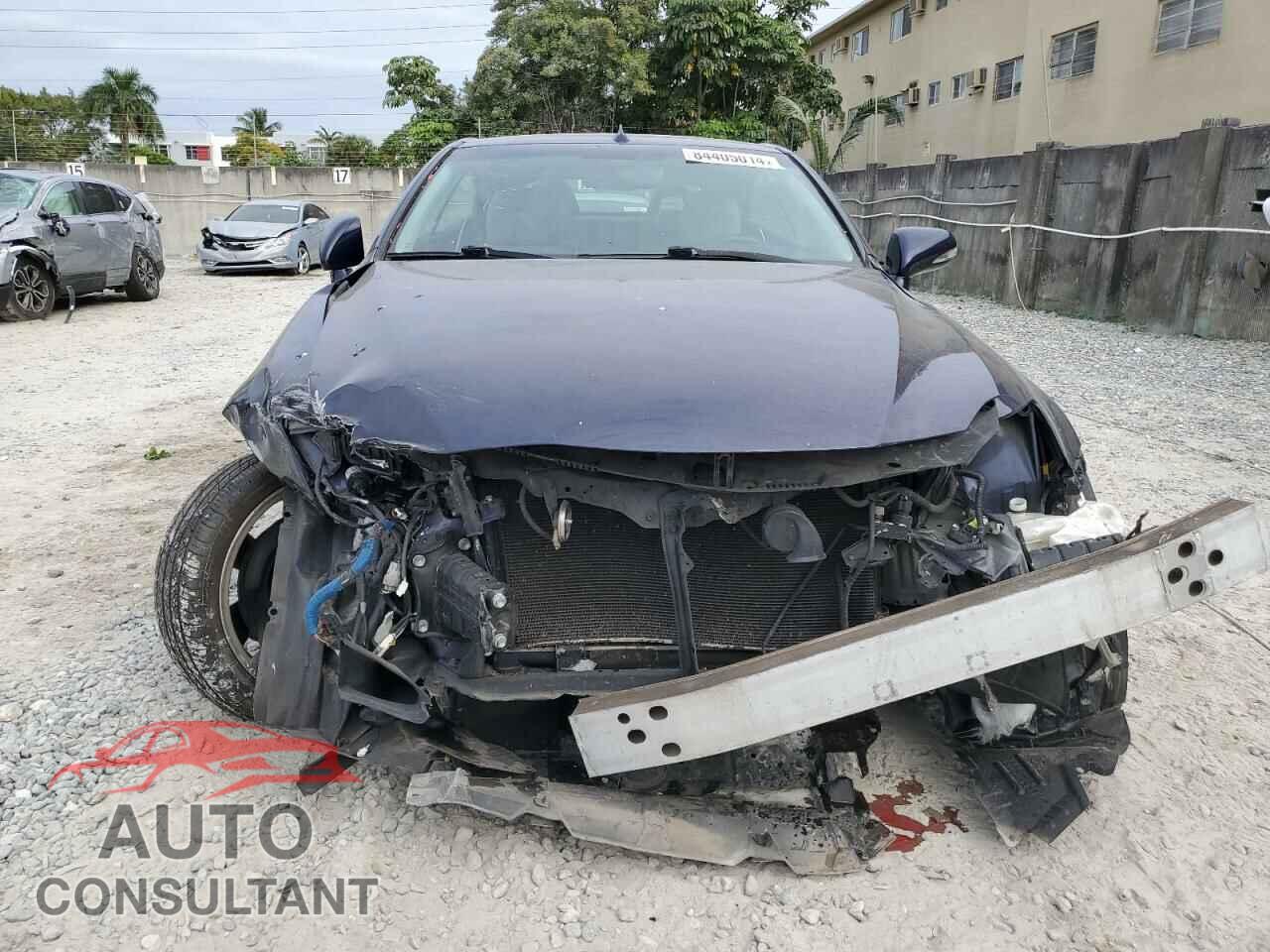 LEXUS IS 2011 - JTHFF2C28B2518574