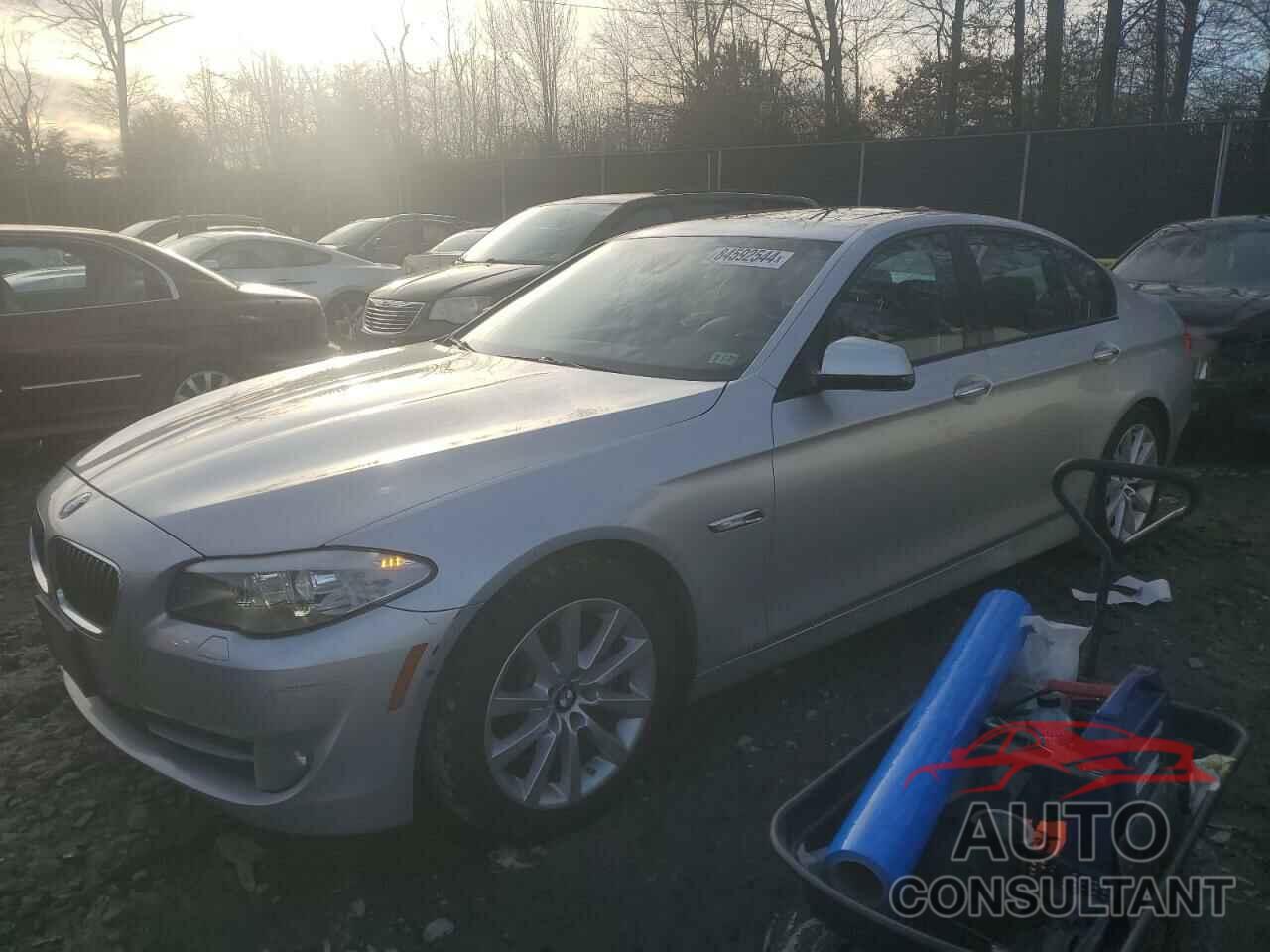 BMW 5 SERIES 2011 - WBAFR1C53BDV82617