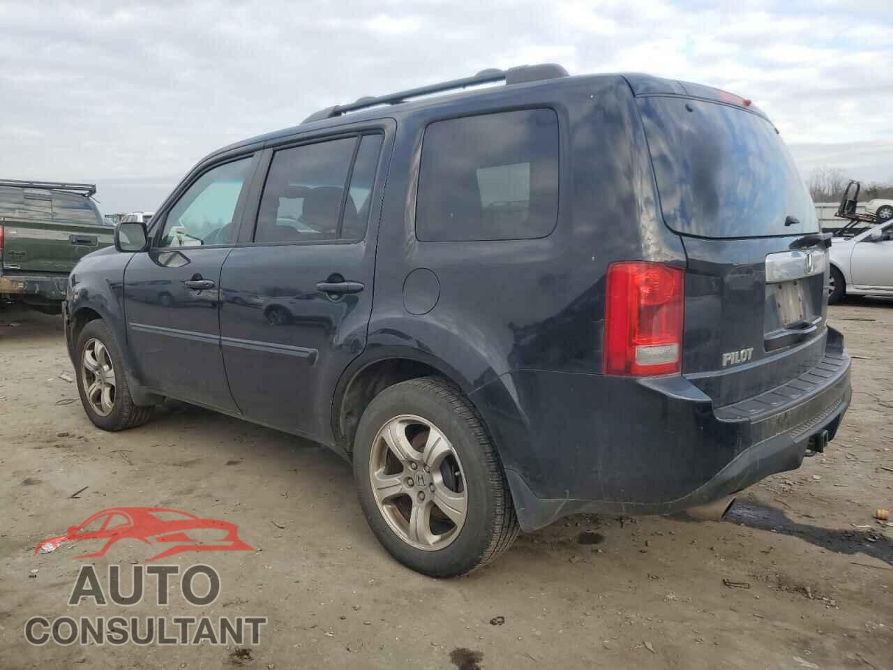 HONDA PILOT 2013 - 5FNYF4H65DB060557