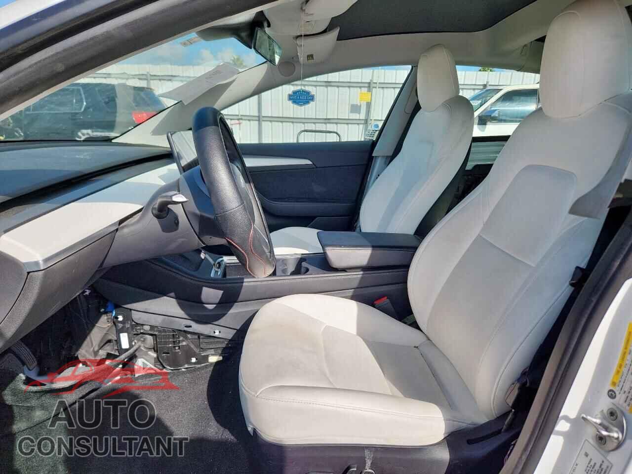 TESLA MODEL 3 2022 - 5YJ3E1EB5NF114955