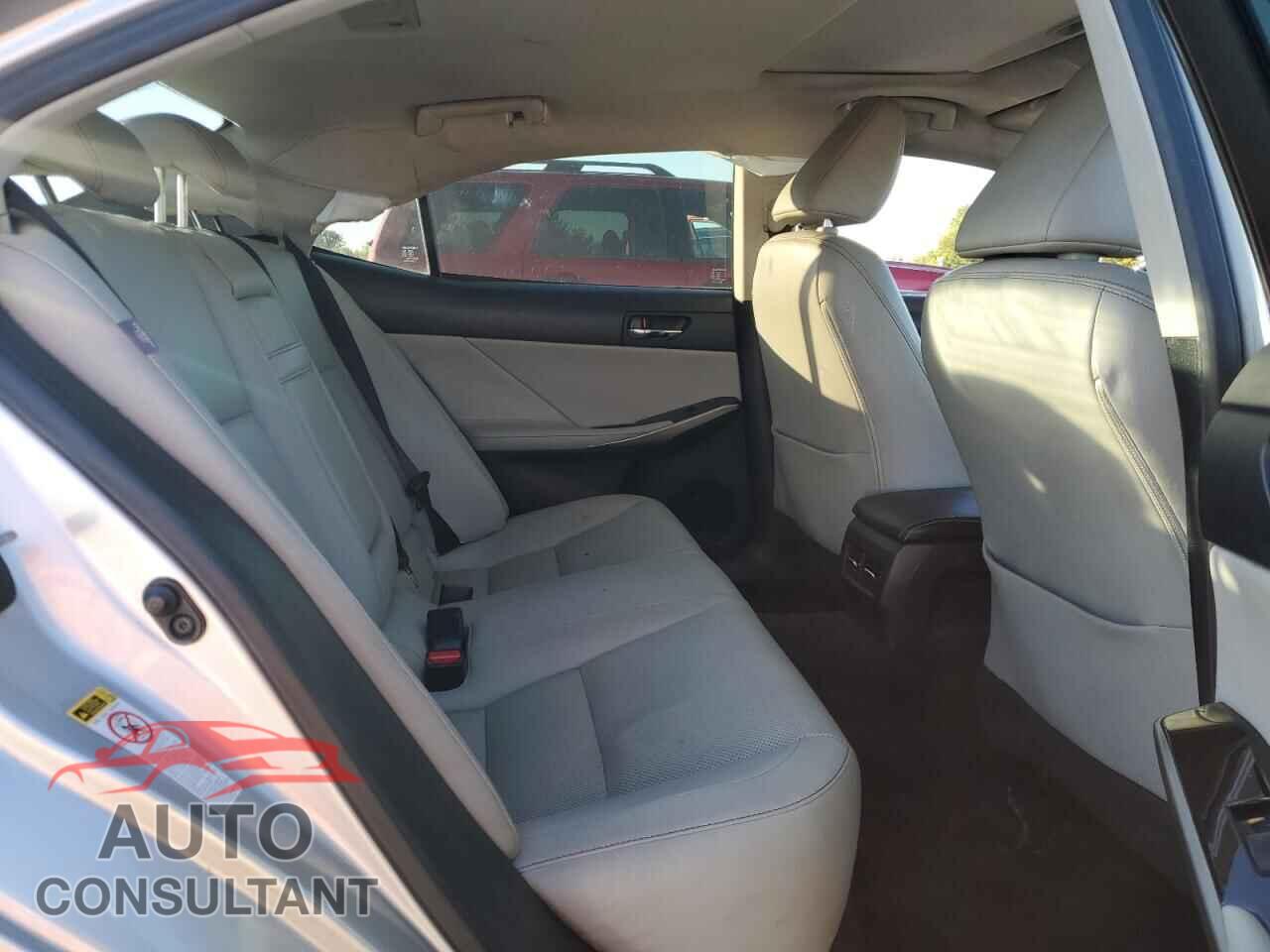 LEXUS IS 2015 - JTHBF1D29F5053623