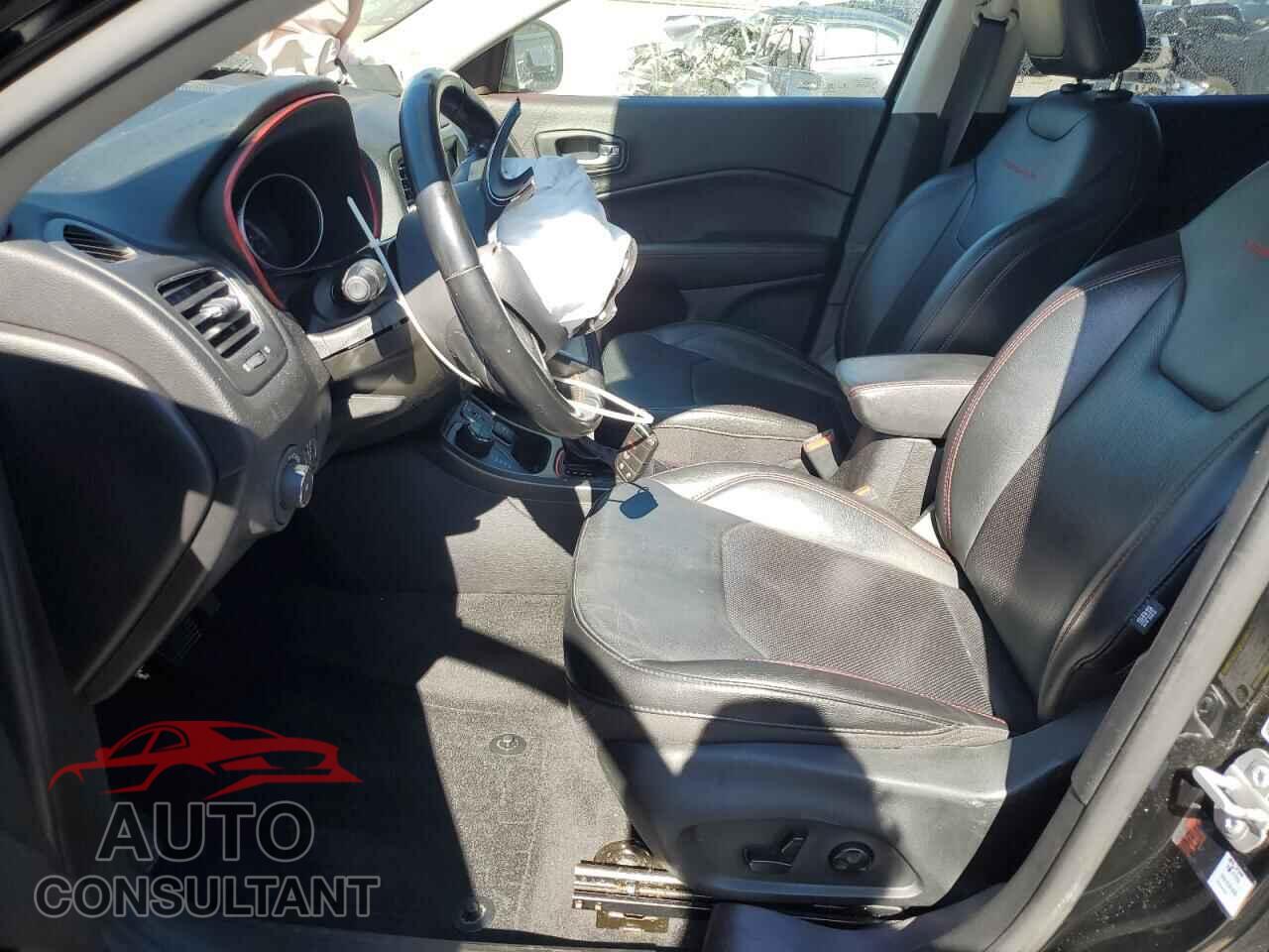 JEEP COMPASS 2019 - 3C4NJDDB8KT818653