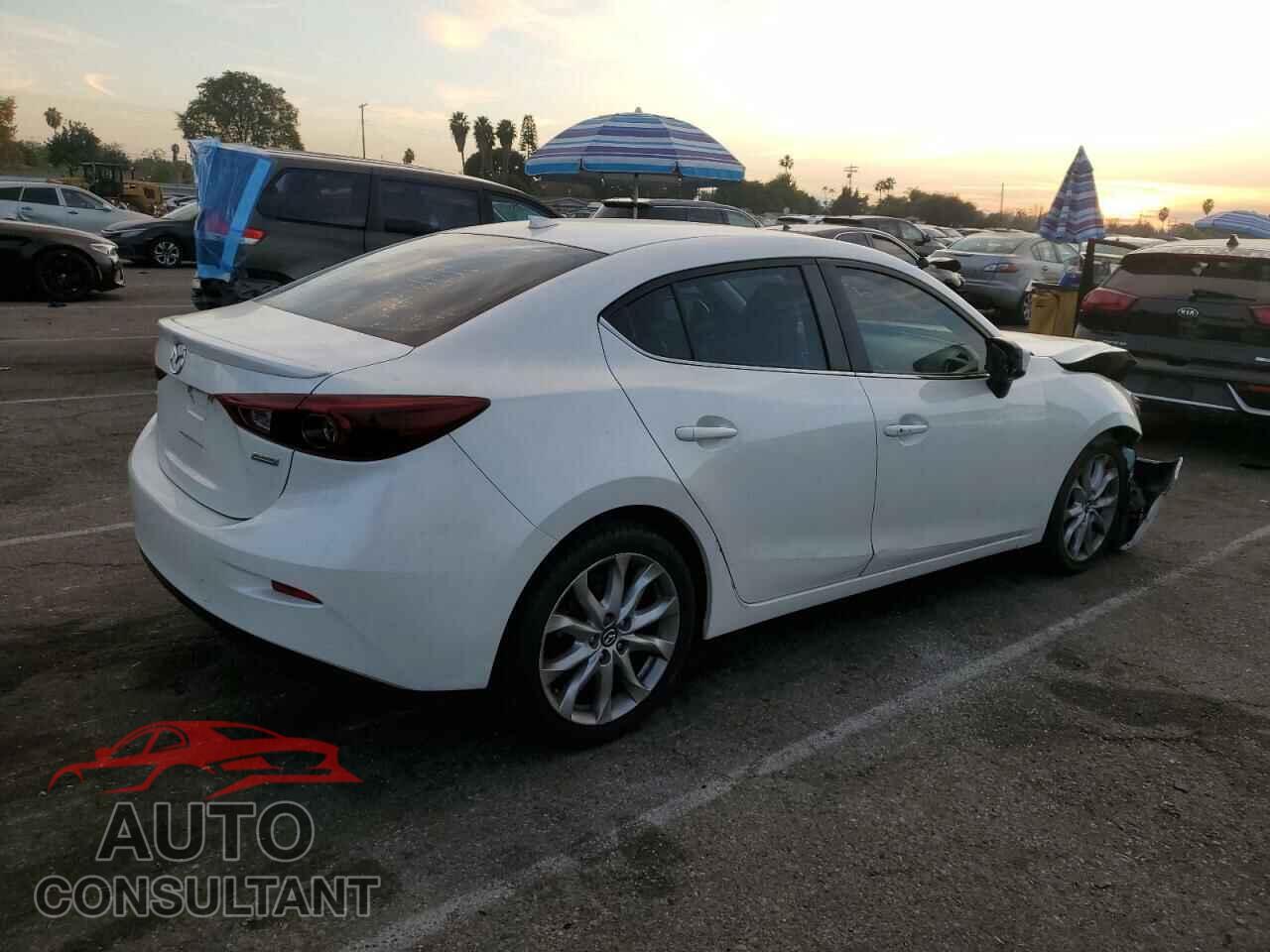 MAZDA 3 2014 - JM1BM1W37E1113384
