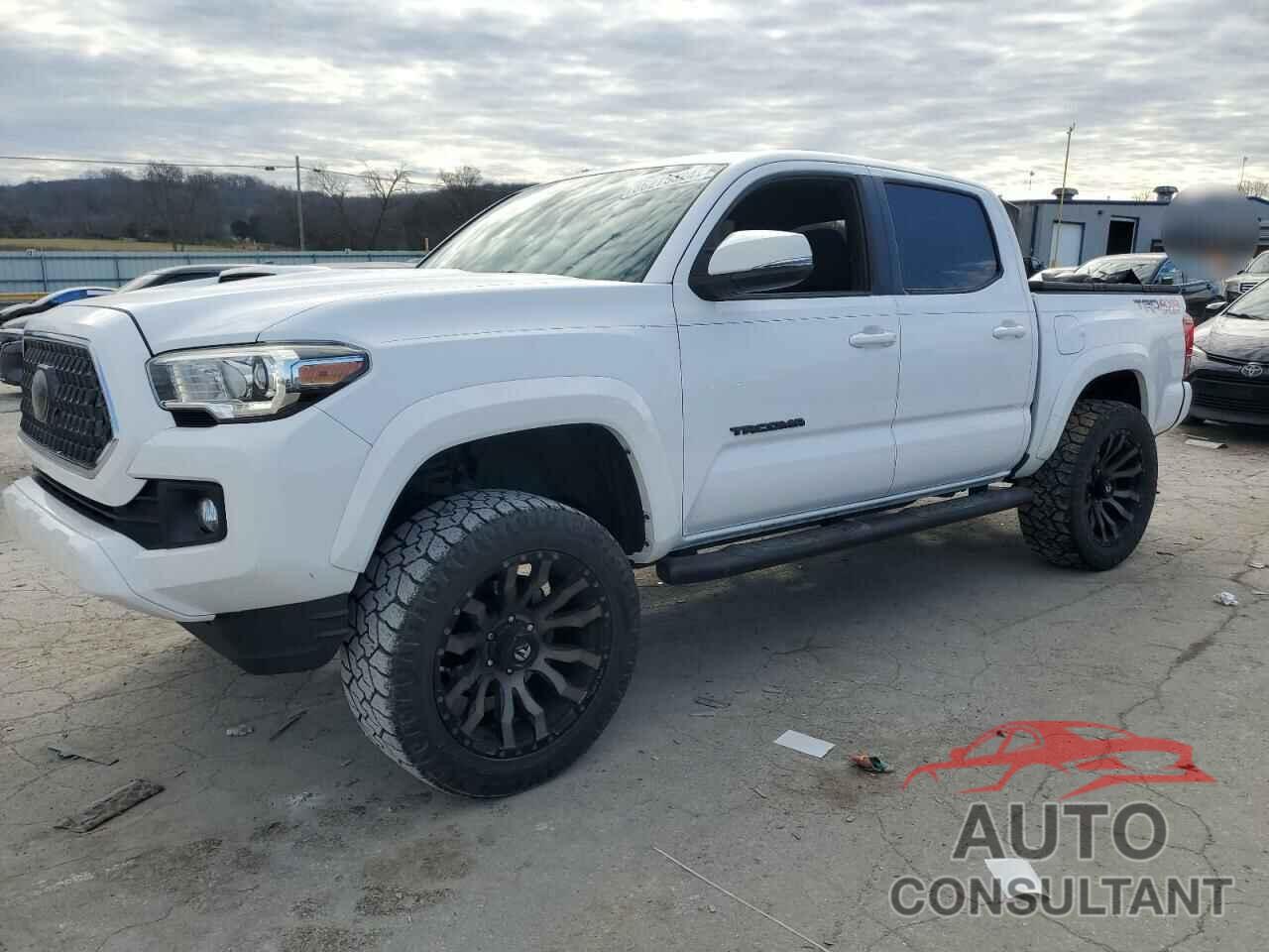 TOYOTA TACOMA 2018 - 3TMCZ5AN6JM165690