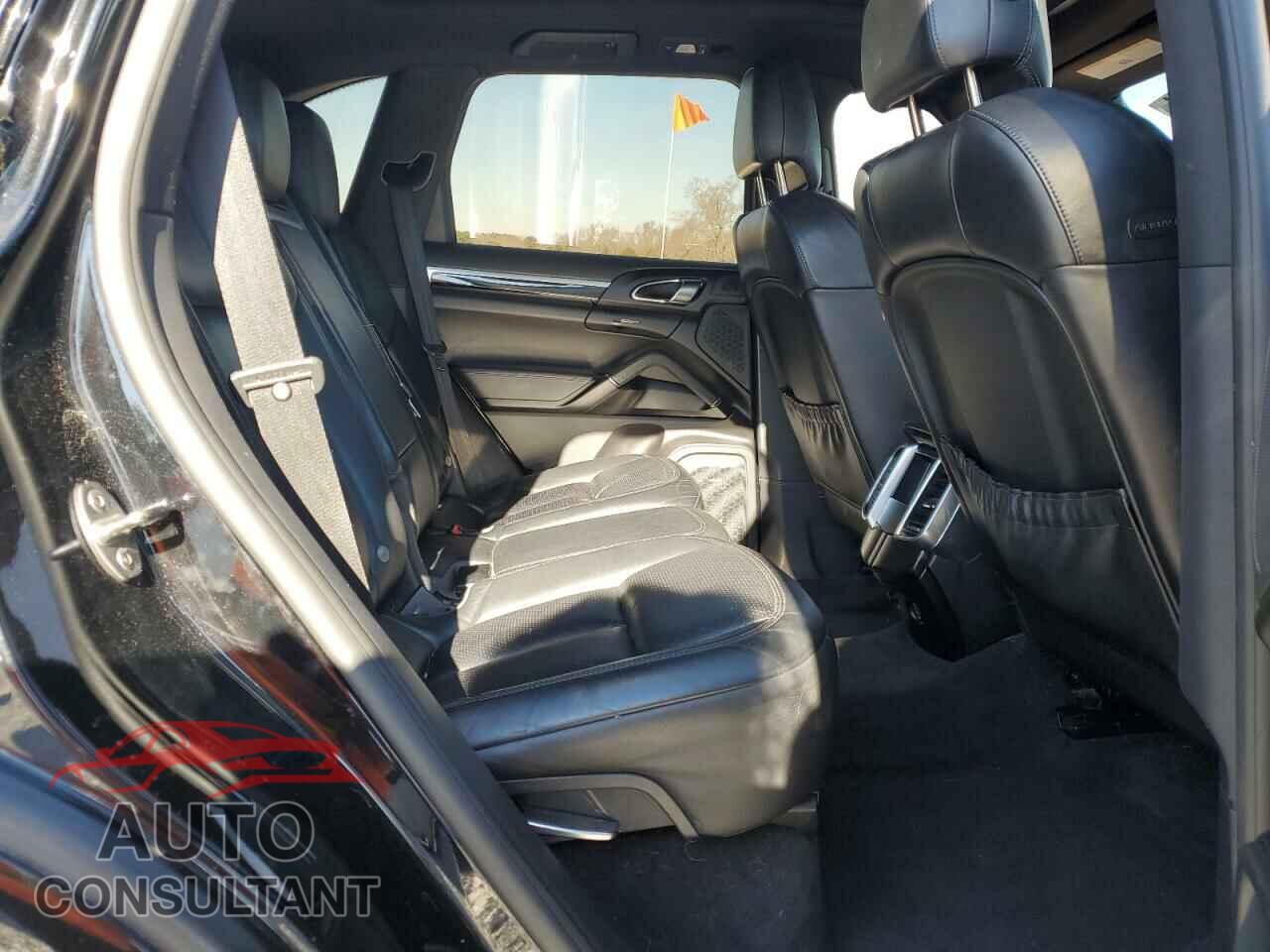 PORSCHE CAYENNE 2017 - WP1AA2A24HKA82326