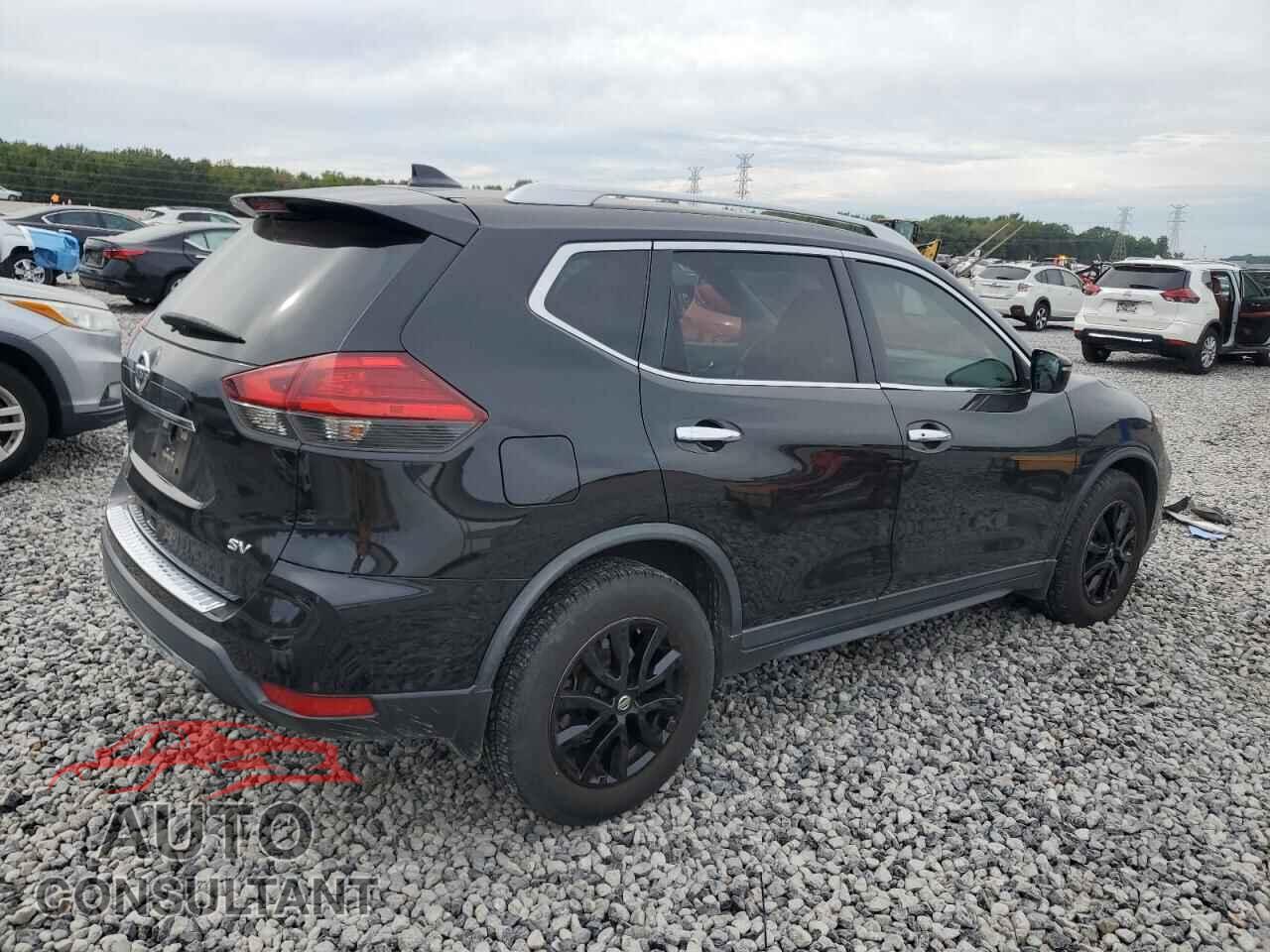 NISSAN ROGUE 2017 - KNMAT2MT6HP615005
